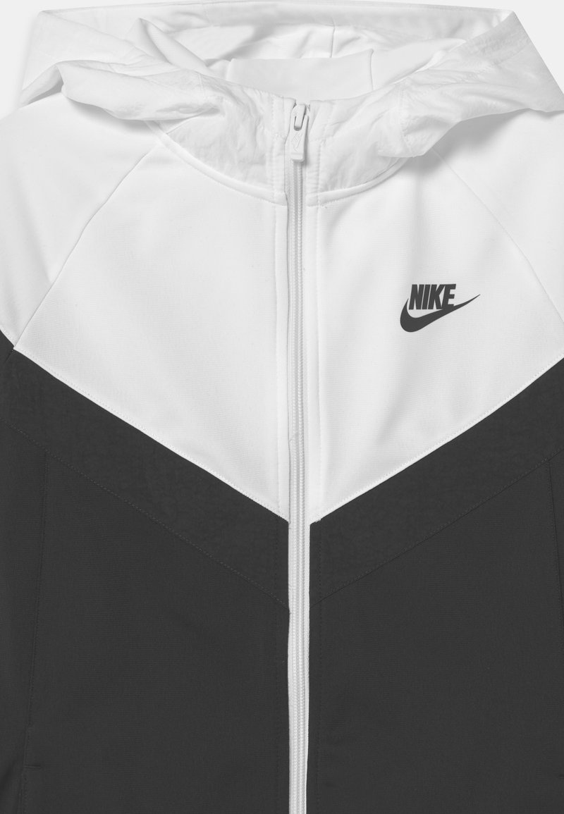 white nike set