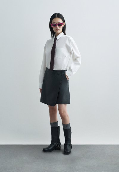 Vivienne Westwood LEICESTER SQUARE - Ochelari de soare - pink