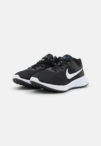 Nike Performance W NIKE REVOLUTION 6 FLYEASE - Apavi skriešanai pa asfaltu - black/white/dark smoke grey/cool grey