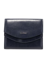 Cartera de cuero azul marino con una textura suave, que presenta un diseño de doble solapa y un logo en relieve. Tamaño compacto con líneas limpias y hardware minimalista.