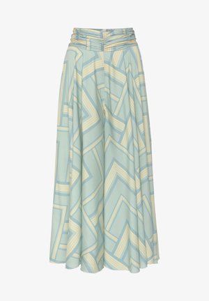 Svijetloplava široka suknja s geometrijskim uzorkom u krem i svijetložutoj boji. Ima naborani pojas i lepršavu teksturu tkanine.