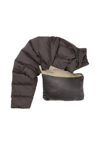 Doudoune marron foncé avec un motif matelassé, dotée d'une pochette beige zippée pour le rangement. Le matériau semble lisse et léger.