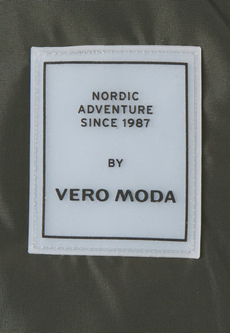 Vero Moda Tall VMOSLO JACKET - Casaco de penas - peat