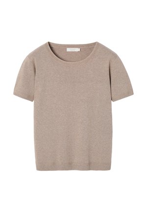Béžové tričko s krátkými rukávy a kulatým výstřihem, vyrobené z měkkého textilu s hladkou texturou a žebrovanými doplňky na rukávech a lemu.