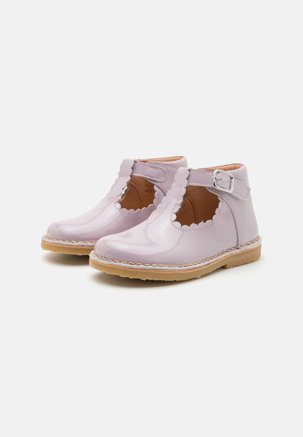 T-BAR SCALLOP - Touch-strap shoes - iris4
