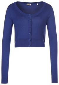 Zkrácený modrý cardigan z měkké tkaniny, s kulatým výstřihem a dlouhými rukávy, zapínaný na šest knoflíků vpředu.