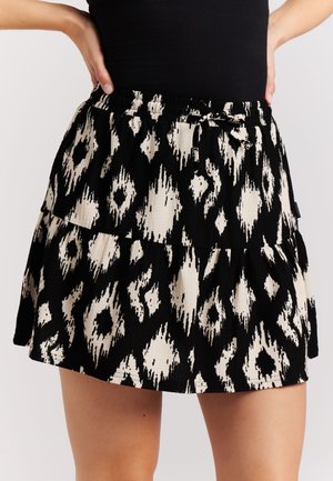 GRAN - A-Linien-Rock - true black