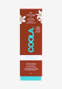 Brązowa butelka dozująca COOLA z lotionem do opalania, z turkusowym logo, naturalnymi motywami oraz tekstem szczegółowo opisującym składniki i zastosowanie, pojemność 177 ml.