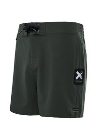 Shorts de bain vert foncé en tissu léger, dotés d'une ceinture élastique avec cordon de serrage, d'une poche latérale et d'un patch avec logo.