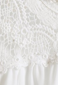 ONLY Petite ONLNEW CAT - Blusa - cloud dancer