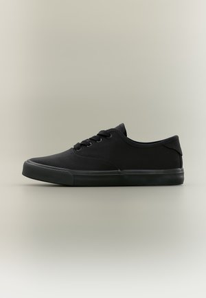 Pier One, Sneakersy niskie