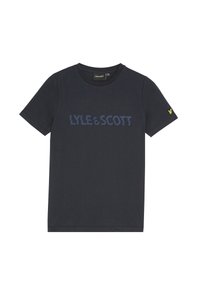 Zwarte katoenen t-shirt met een groot blauw "LYLE & SCOTT" logo, ronde hals, korte mouwen en een klein geel vogelembleem op de mouw.