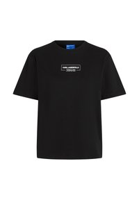 Juodas medvilnės marškinėliai su apvalia apykakle, trumpomis rankovėmis ir priekinėje krūtinės dalyje esantys logotipu "KARL LAGERFELD JEANS" baltais ir raudonais akcentais.