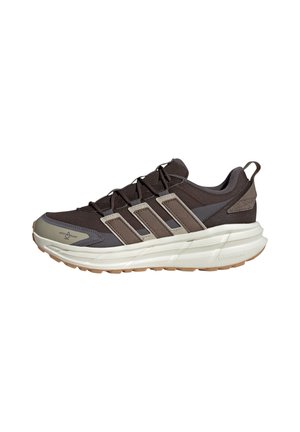 Scarpa sportiva marrone scuro e grigia con suola spessa bianca, design con lacci e linguetta sul tallone.