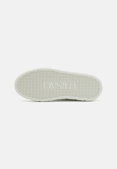 Pääkuva 8, Suurenna