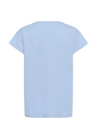 Tricou scurt, de culoare albastru deschis, realizat din bumbac moale, cu guler rotund și o croială lejeră, cu manșete rulată. Fără modele sau grafică vizibile.