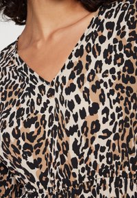 VILA YANA V-NECK MIDI DRESS - Vestido de dia - toasted coconut