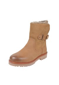 Beżowy skórzany botek za kostkę z zaokrąglonym noskiem, wyściółką z teksturowanej tkaniny oraz boczną klamrą. Podeszwa z rowkami wykonana z gumy dla lepszej przyczepności.