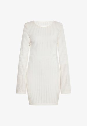 Fehér, hosszú ujjú ruha bordás kötött anyagból; kerek nyakkivágással és finom kivágással a gallér alatt.