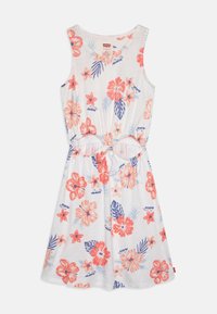 Sukienka w kwiaty na białym tle, z różowymi i niebieskimi tropikalnymi kwiatami, dopasowaną talią i ozdobą z wiązaniem. Bezrękawnik.