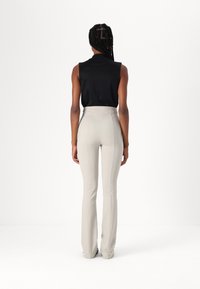 Patrizia Pepe PANTALONI TROUSERS - Bukse - utopia gray