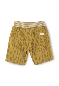 Gelbe Shorts mit einem braunen, gepunkteten Muster, elastischem Bund mit Streifen und einem kleinen Etikett auf der Rückseite. Weicher Stoff mit einem lässigen Design.