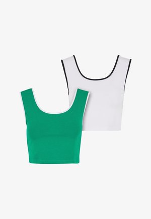 Două topuri scurte fără mâneci: unul verde solid cu margini albe și unul alb cu margini negre. Ambele au un decolteu rotund.