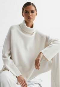 Reiss Pulover - cream