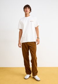 Carhartt WIP SINGLE KNEE PANT - Nohavice - deep brown rinsed
