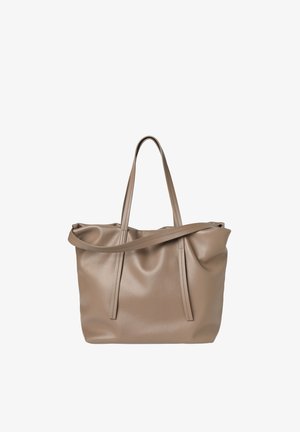 Taupe blød lædertaske med to lange håndtag og en aftagelig skulderrem mod hvid baggrund.