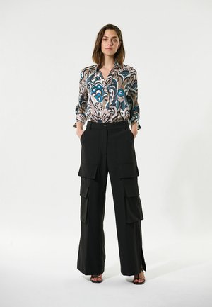 KIANNA - Cargo trousers - black
