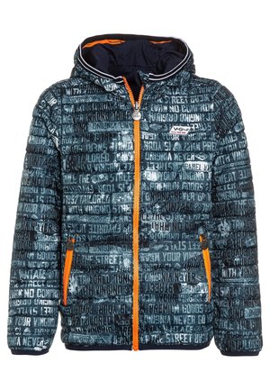 Gesteppte Jacke in Dunkelblau mit einem Textmuster in Schwarz und Weiß. Verfügt über einen orangefarbenen Reißverschluss und Akzente, mit einem gefütterten Kapuzen und elastischen Bündchen.