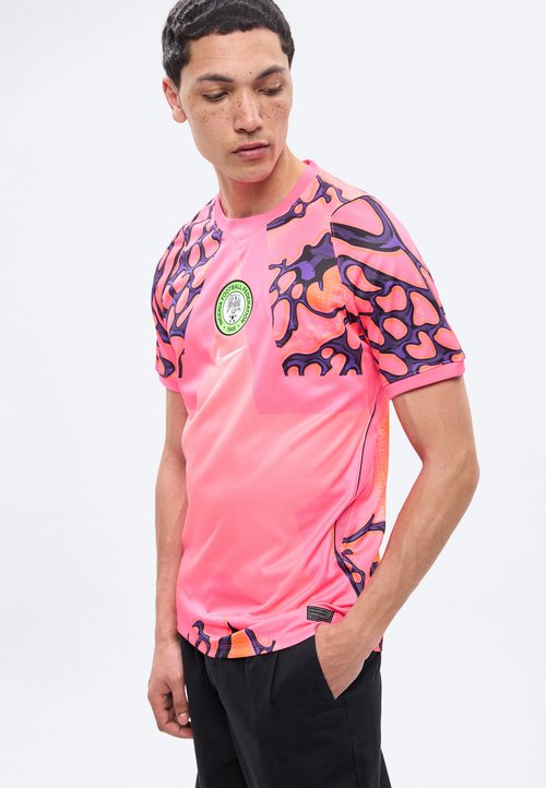 Nike Nigeria 2026 Stadium Goalkeeper Replica Jersey Asia Sizing 'Hyper Pink Black' — foto 5