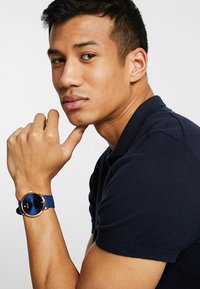 Guess GD SUPERNOVA - Karóra - blue/rose