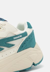HI-TEC HTS74 SHADOW UNISEX  - Sportcipő - gardenia/brittany blue/sea storm