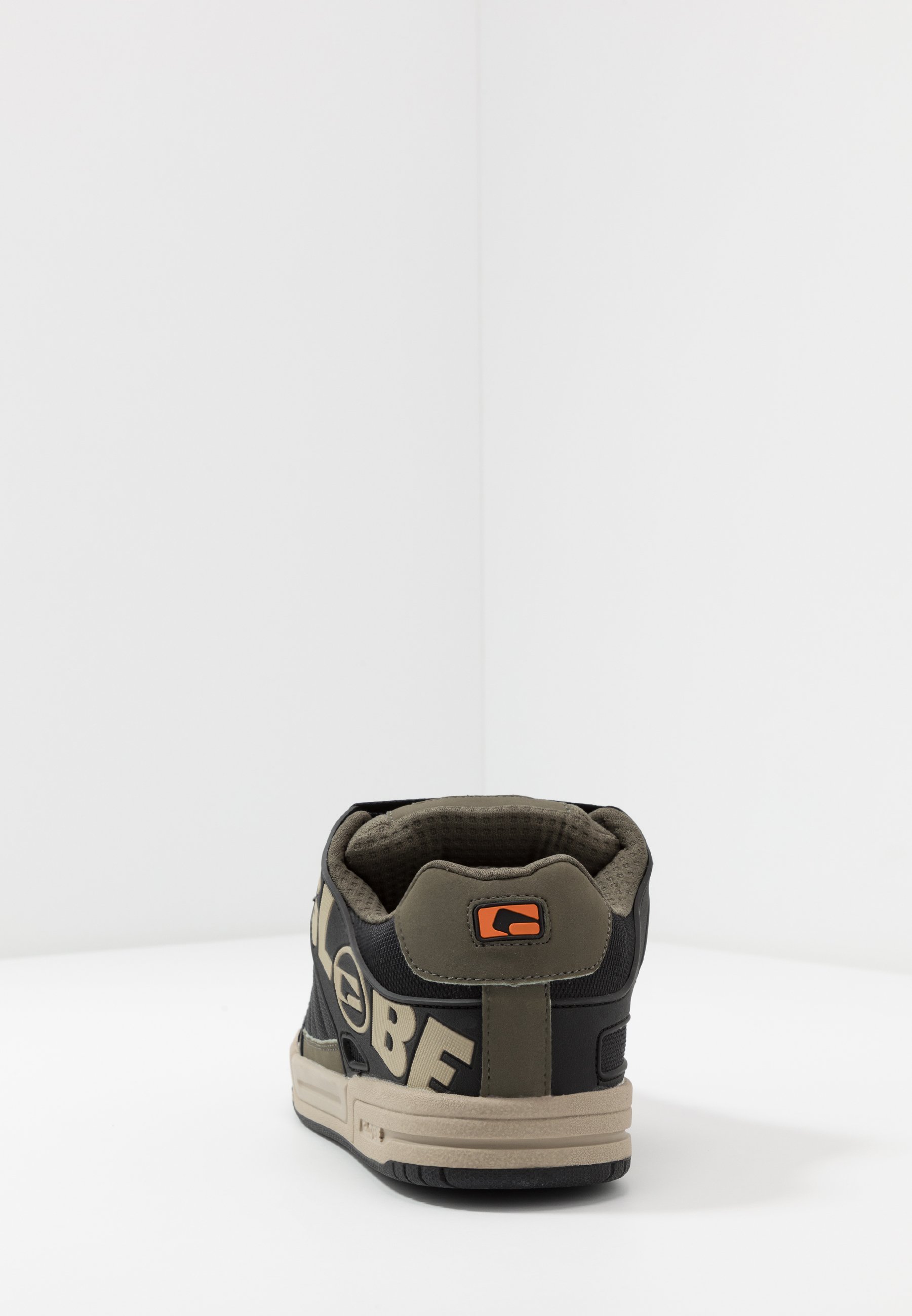 Globe TILT Skatesko dusty oliveblack Zalando.no Globe TILT Skatesko dusty oliveblack Zalando.no