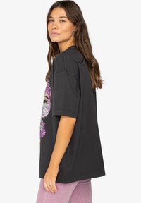 Billabong NATURAL MYSTIC - Triko s potiskem - off black