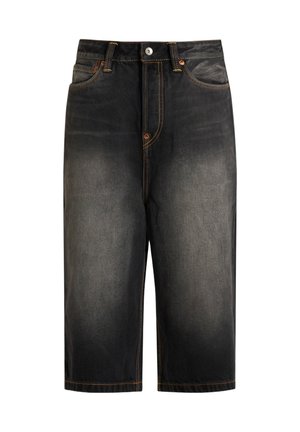 Pantaloncini in denim neri fino al ginocchio con tasche frontali, chiusura con bottone e cerniera e dettagli sbiaditi sulle cosce.