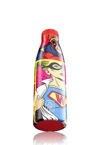 Bunte Metallwasserflasche mit einem Superheldendesign, hauptsächlich in Pink, mit gelben, blauen und roten Akzenten. Mit einer glänzenden Oberfläche strukturiert.