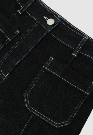 Reiss, TALL FIT - SAKURA PATCH-POCKET FLARED JEANS - Flared jeans - indigo blue
