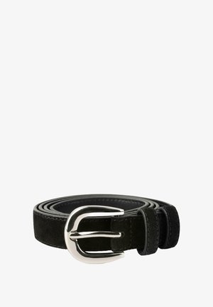 Fekete velúr öv ezüst fém csattal, sima felülettel és steppelt szélekkel, feltekerve a bemutatáshoz.