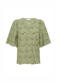 Blusa verde in pizzo con motivi floreali, scollo a V, quattro bottoni e maniche corte con bordi ondulati. Leggera, con una texture semi-trasparente.