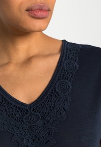 JDY JDYDODO BELTDRESS - Vestido de dia - sky captain