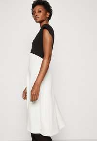 Tommy Hilfiger Jerseykleid - ecru