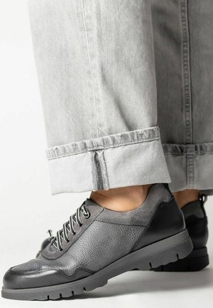 Zapatos con cordones - black