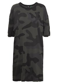Sukienka t-shirt z krótkim rękawem w ciemnozielonym i czarnym wzorze kamuflażu, wykonana z miękkiej bawełny, z okrągłym dekoltem i luźnym krojem.