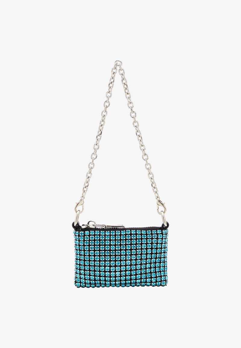 Petit sac à main noir orné de strass turquoise, avec une chaîne en argent et une fermeture éclair. Forme rectangulaire, surface texturée.
