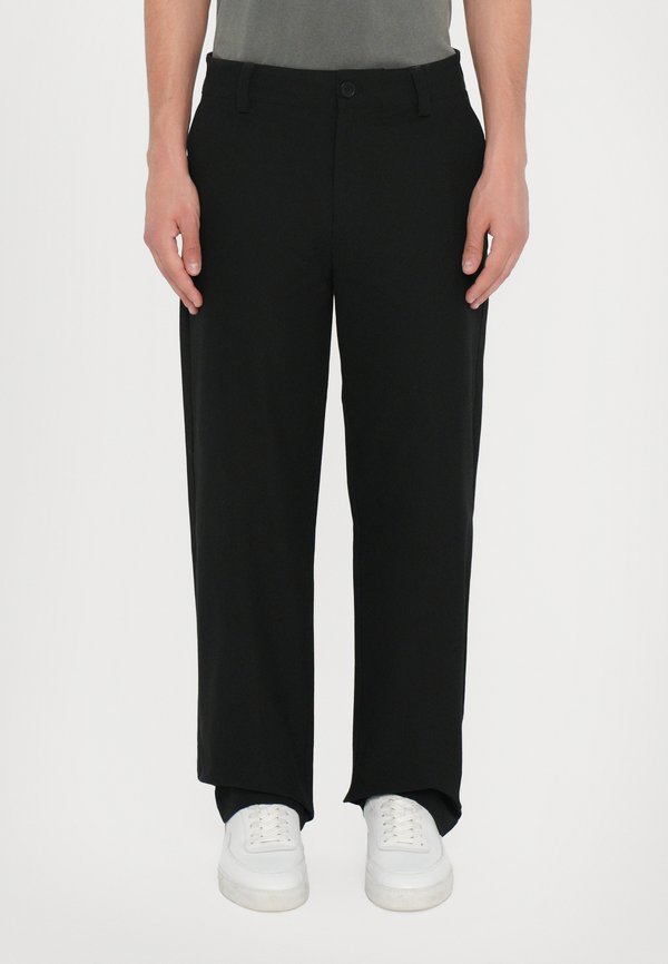 STRAIGHT LEG - Trousers