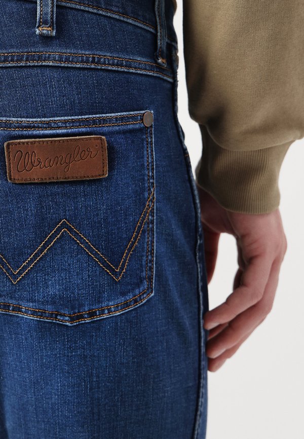 LARSTON - Slim fit jeans - indigo waves4