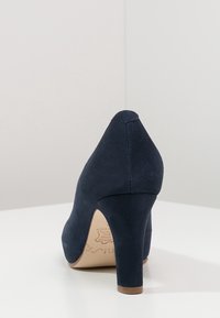 Unisa Lodičky s platformou - dark blue